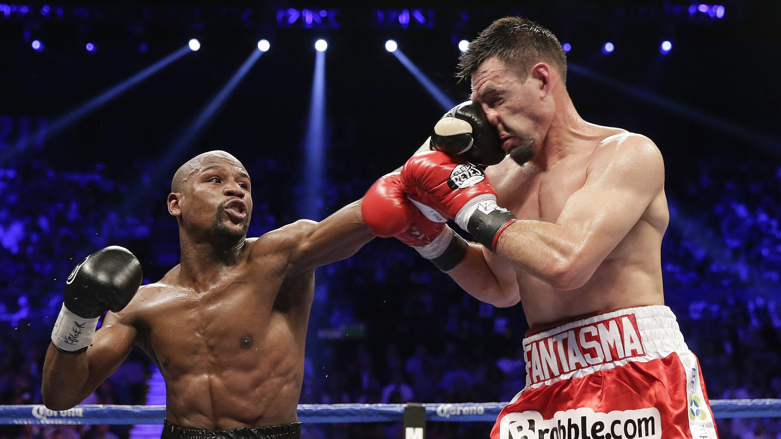 纽卡斯尔联球迷狂欢，团队士气高涨，纽卡斯尔联足球队